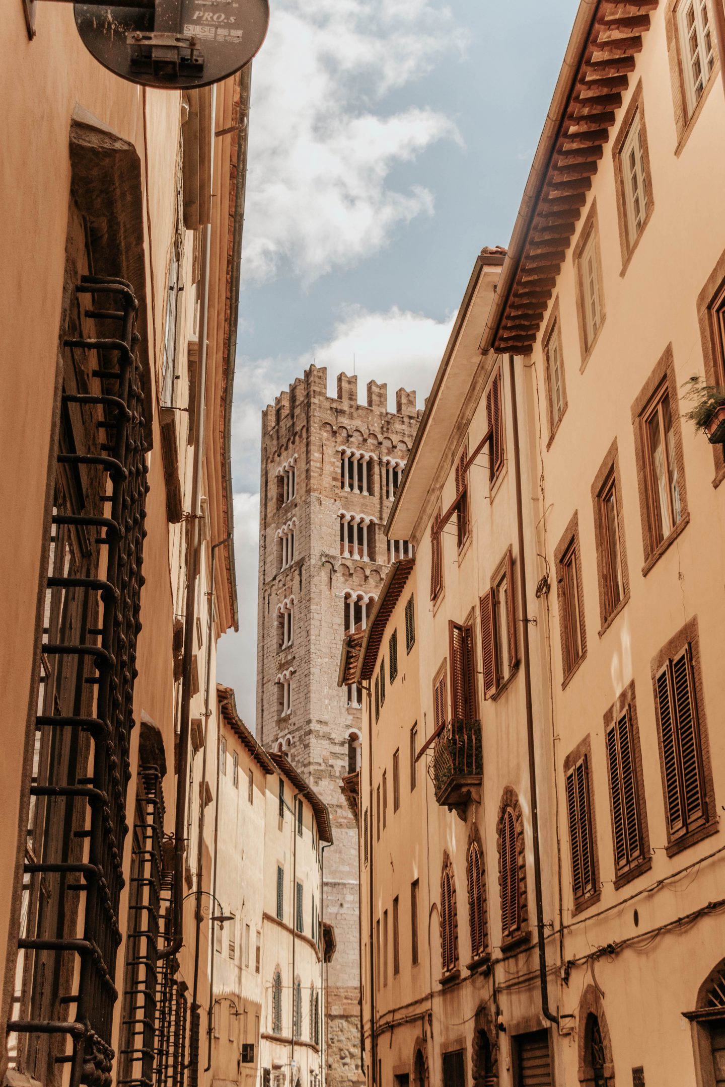 travel to lucca italy