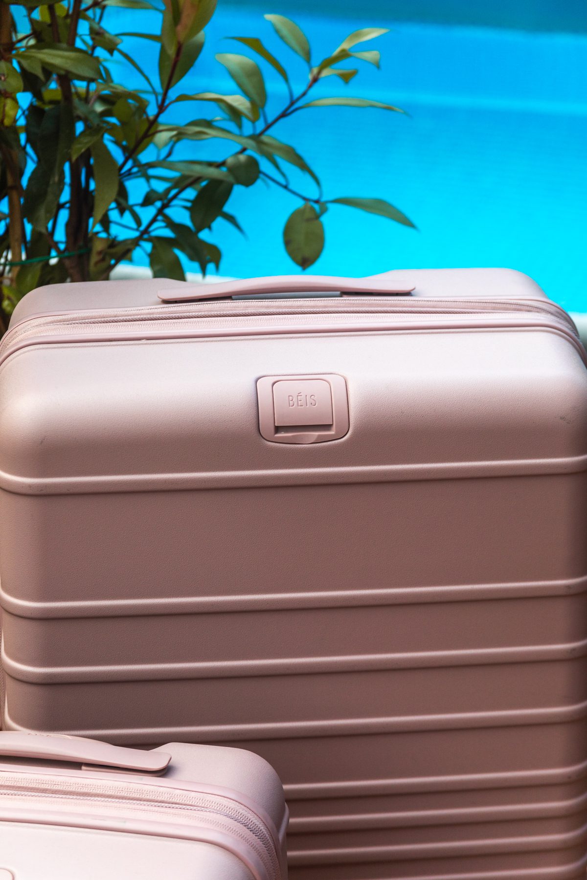 Beis Luggage Sizer Challenge: Personal item or Carry on? 